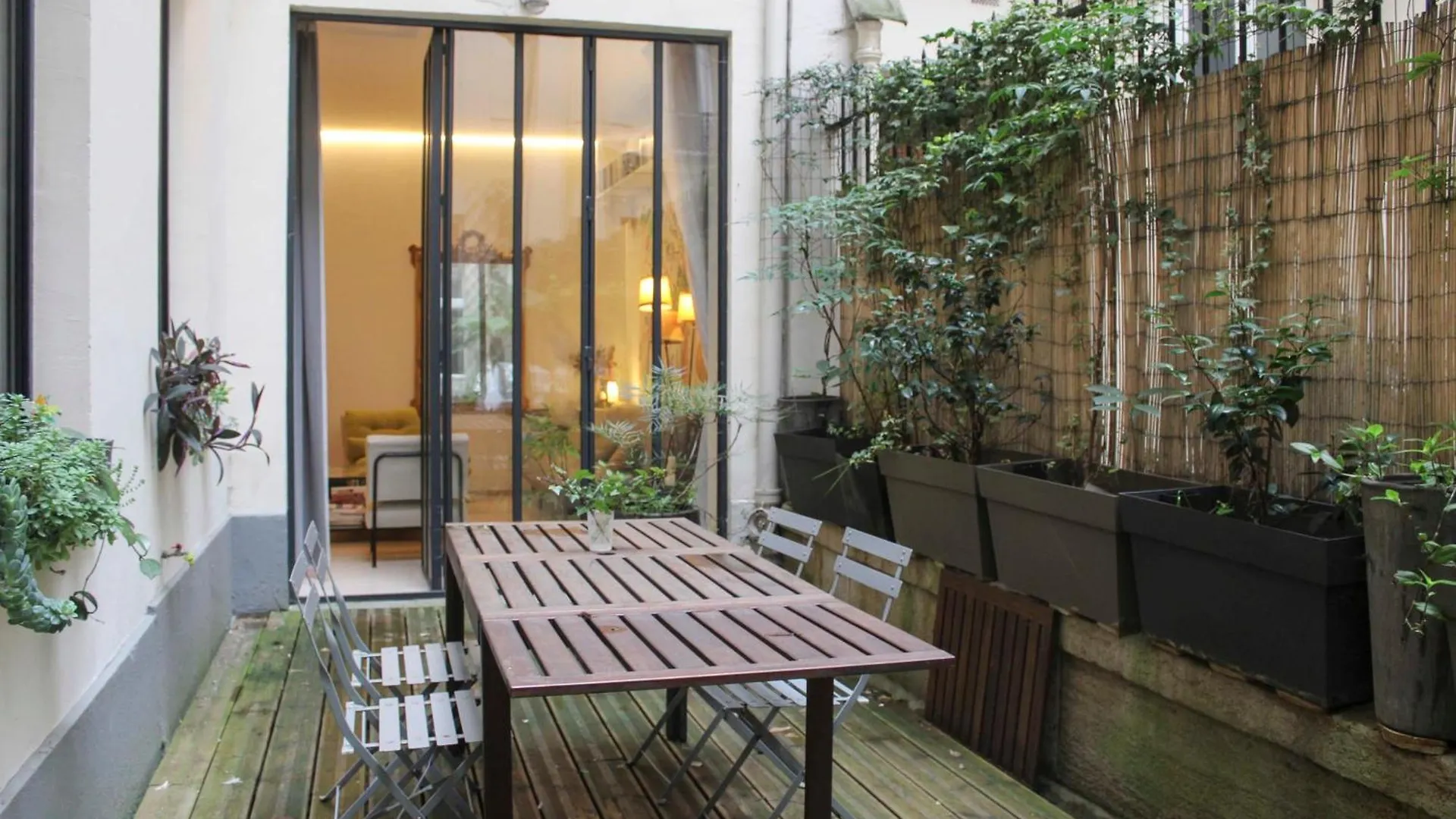 Haven Of Peace With Private Terrace Apartment Paris France